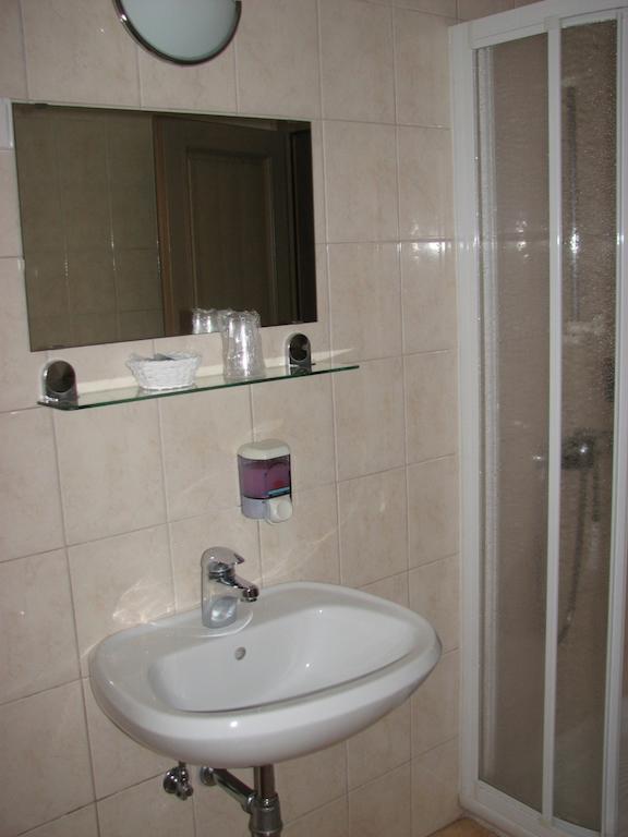 Gostisce Masun Hotel Buitenkant foto